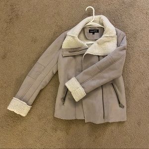 Black Rivet Beige Mustang